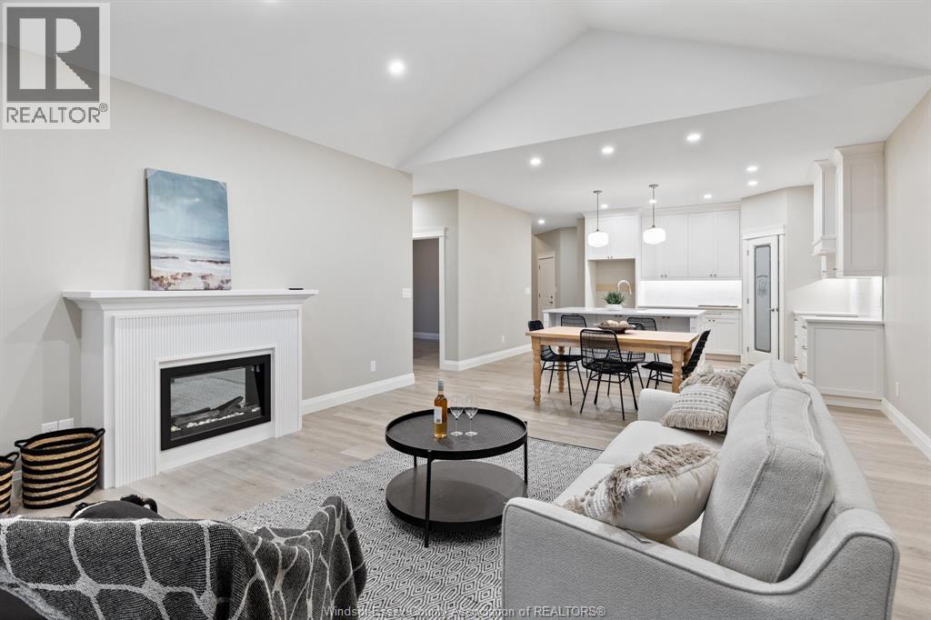 77 PEREIRA DRIVE - 11