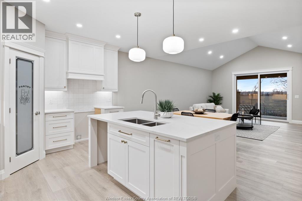 77 PEREIRA DRIVE - 3