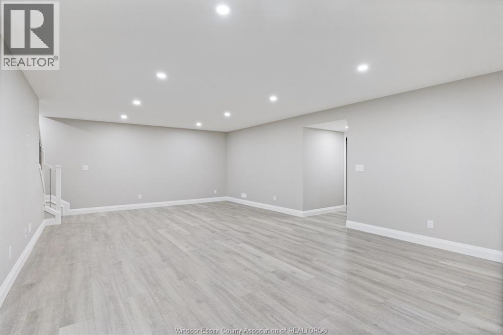 77 PEREIRA DRIVE - 23