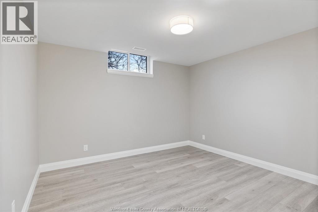 77 PEREIRA DRIVE - 24