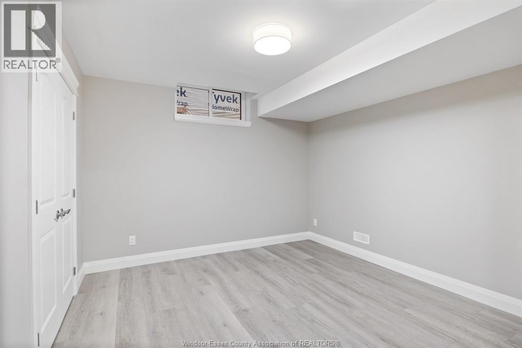 77 PEREIRA DRIVE - 25
