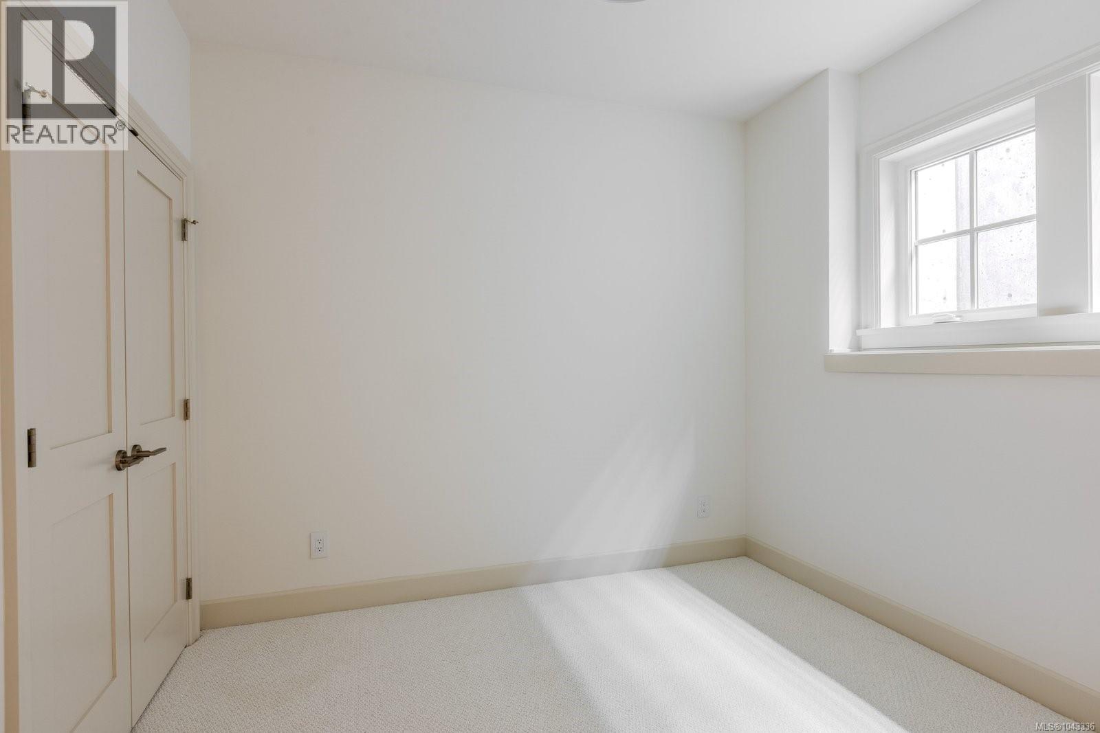 2456 Plumer St - 25