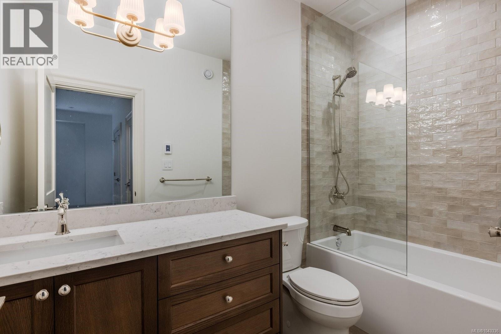 2456 Plumer St, Oak Bay