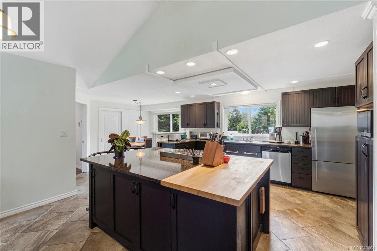 381 Dunsmuir Rd - Image 13