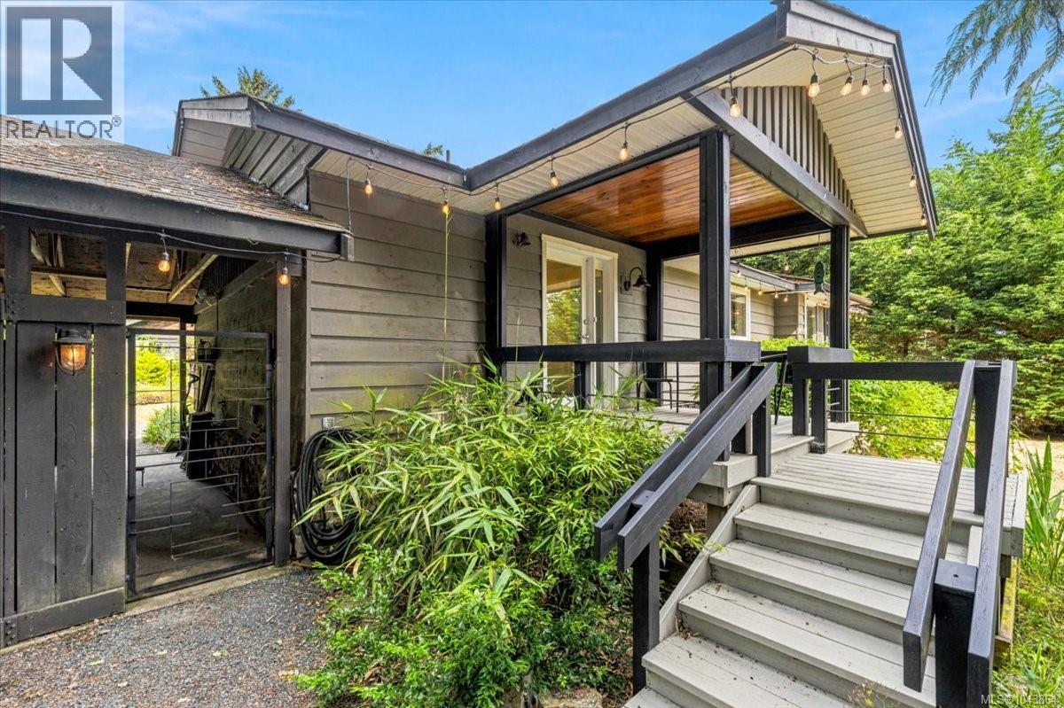 381 Dunsmuir Rd - 2