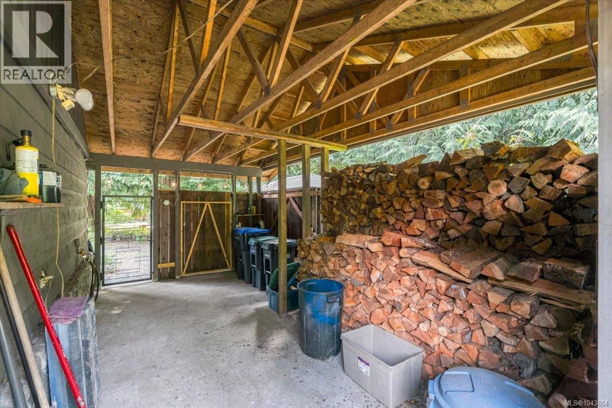 381 Dunsmuir Rd - Image 25