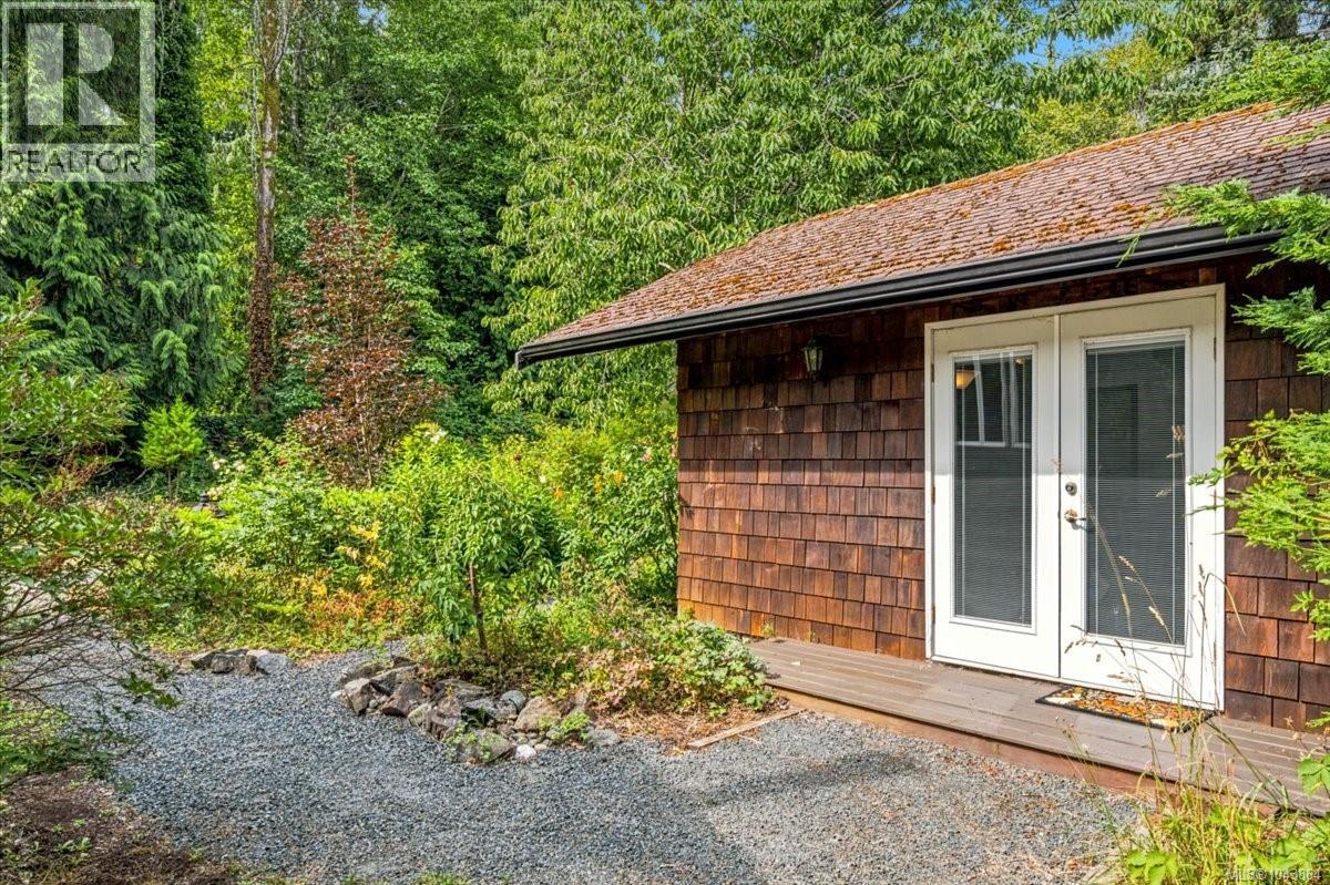 381 Dunsmuir Rd - 26
