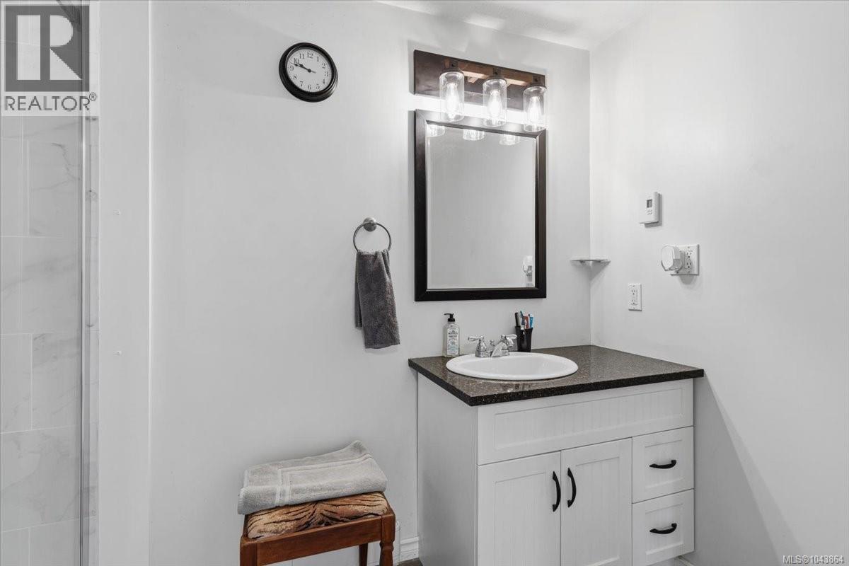 381 Dunsmuir Rd - 29