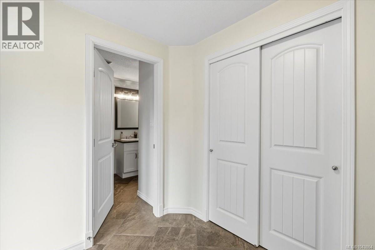 381 Dunsmuir Rd - Image 32