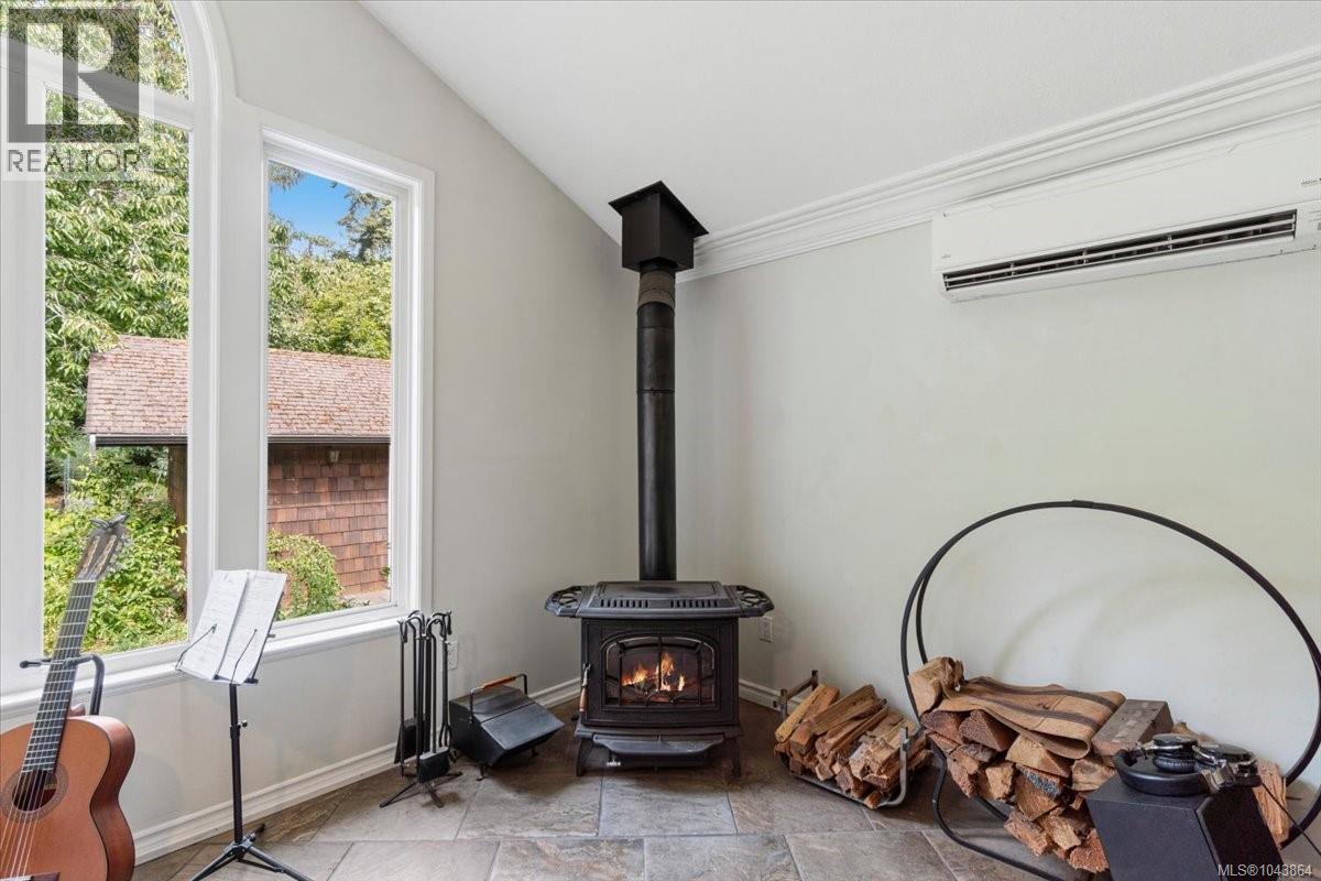 381 Dunsmuir Rd - Image 33