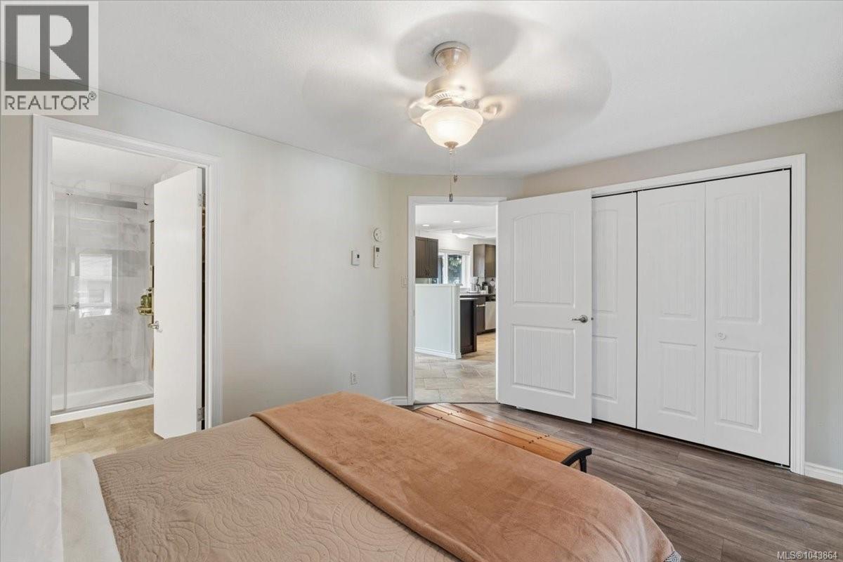381 Dunsmuir Rd - Image 37