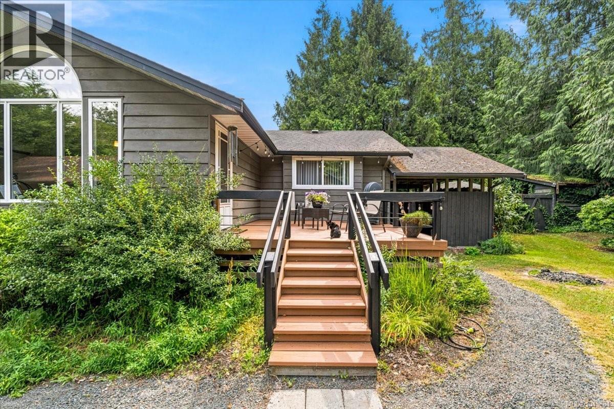 381 Dunsmuir Rd - Image 4