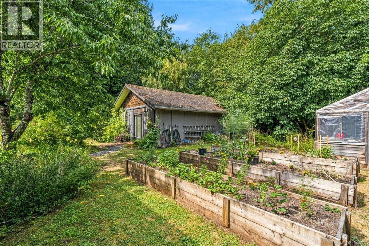 381 Dunsmuir Rd - 9