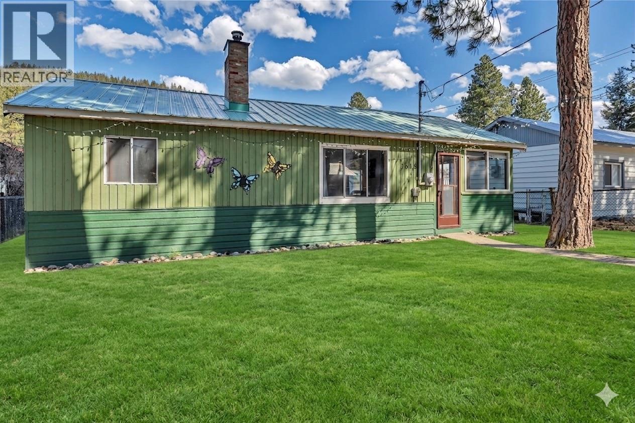 2615 Nicola Avenue - photo 2