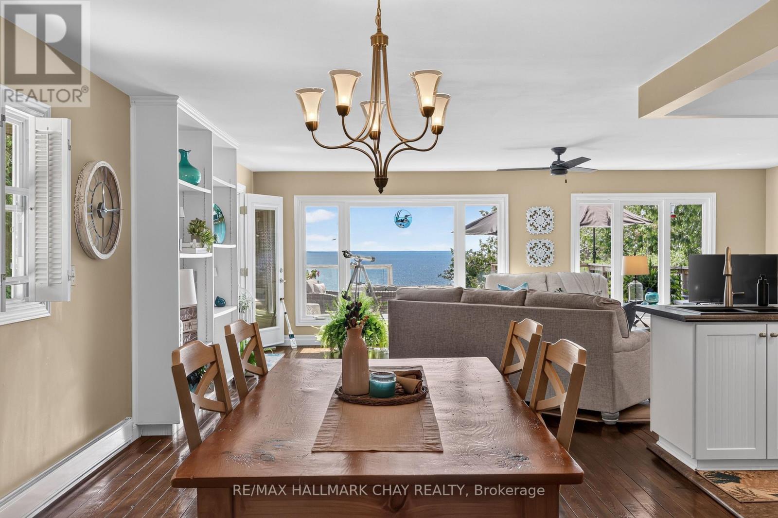 2289 LAKESHORE ROAD E - 22
