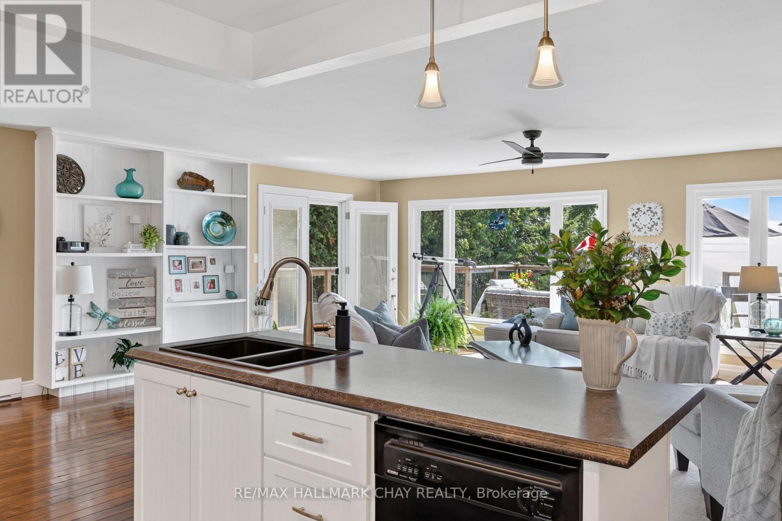 2289 LAKESHORE ROAD E - 20