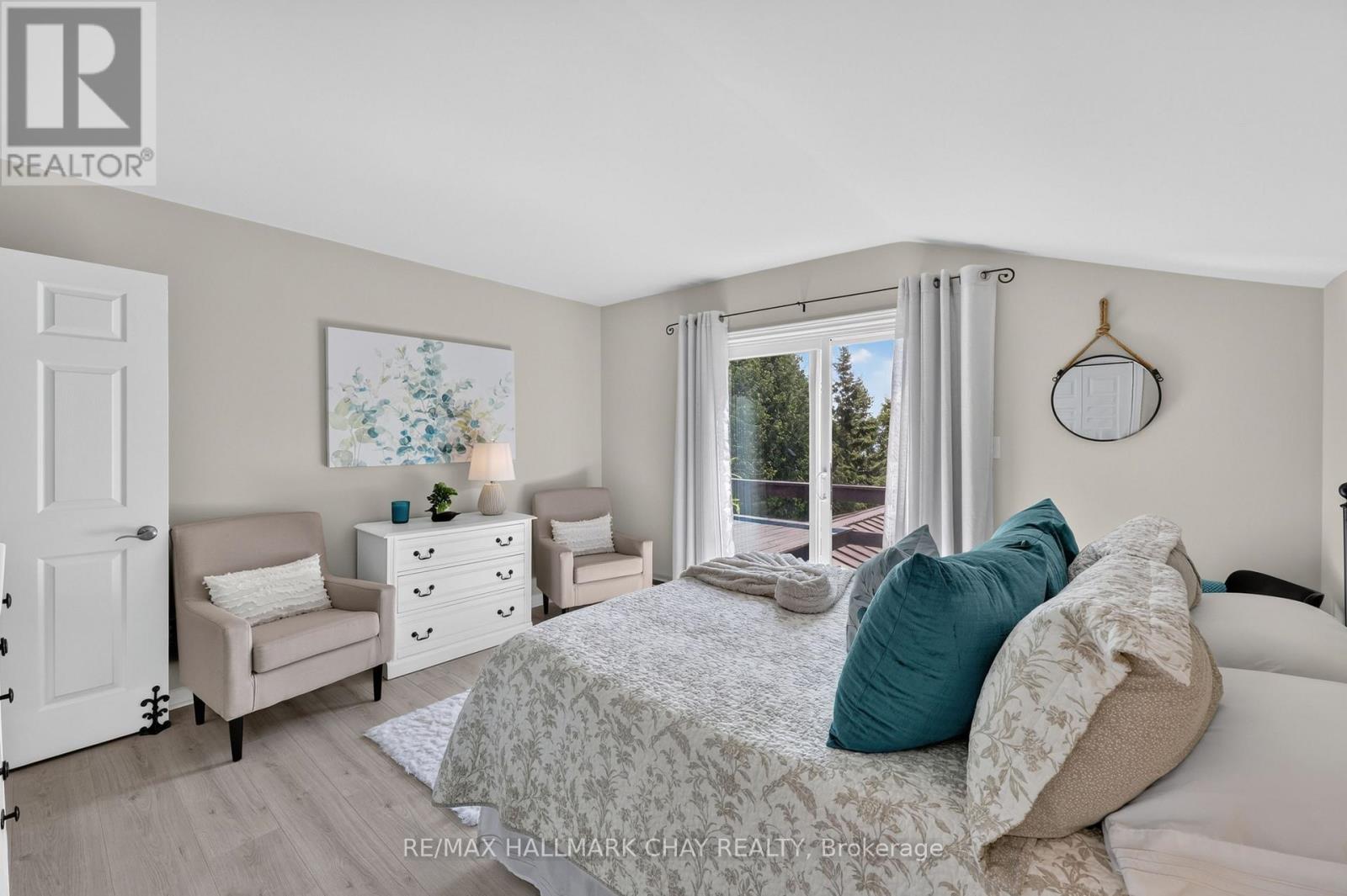 2289 LAKESHORE ROAD E - 42