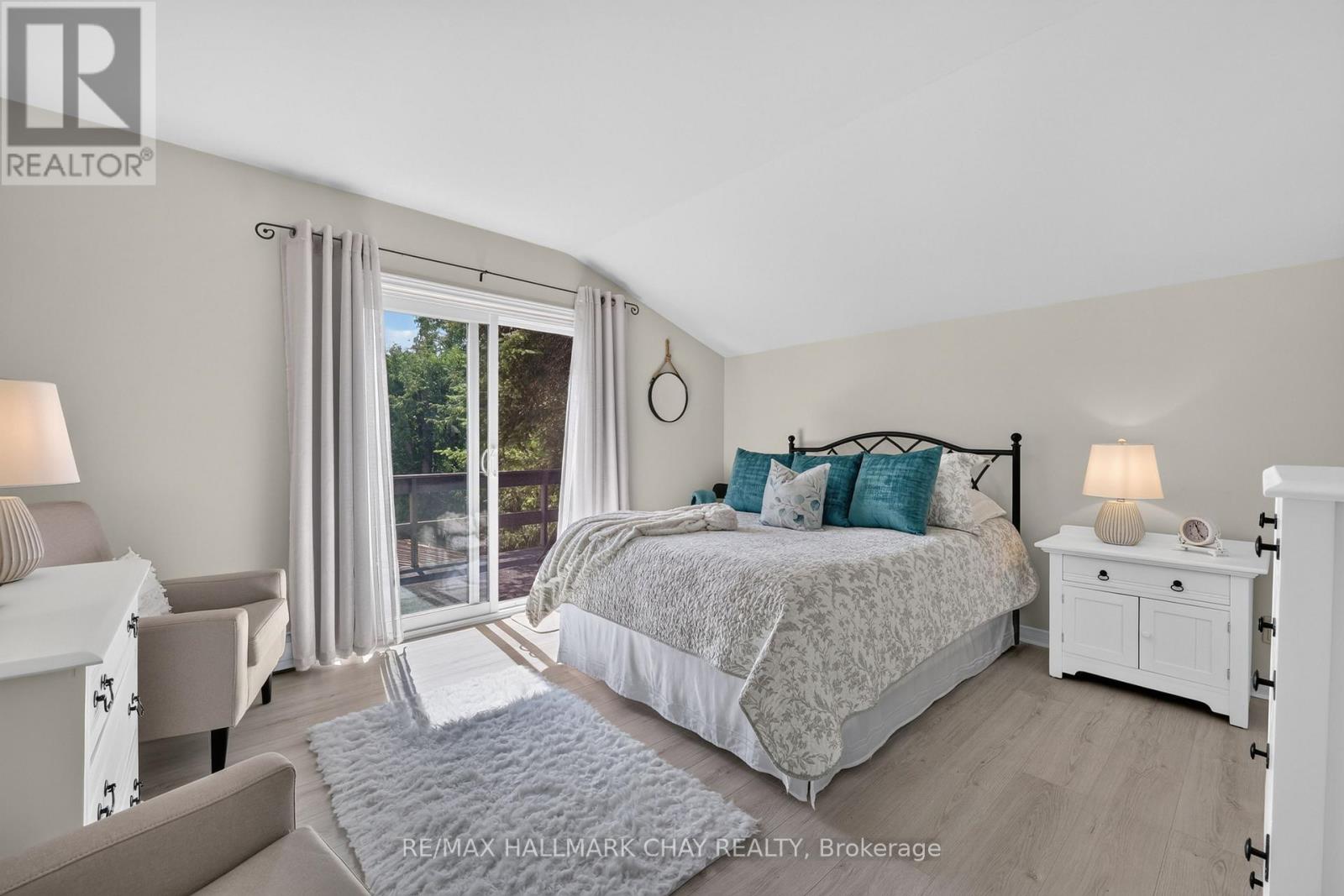 2289 LAKESHORE ROAD E - 43
