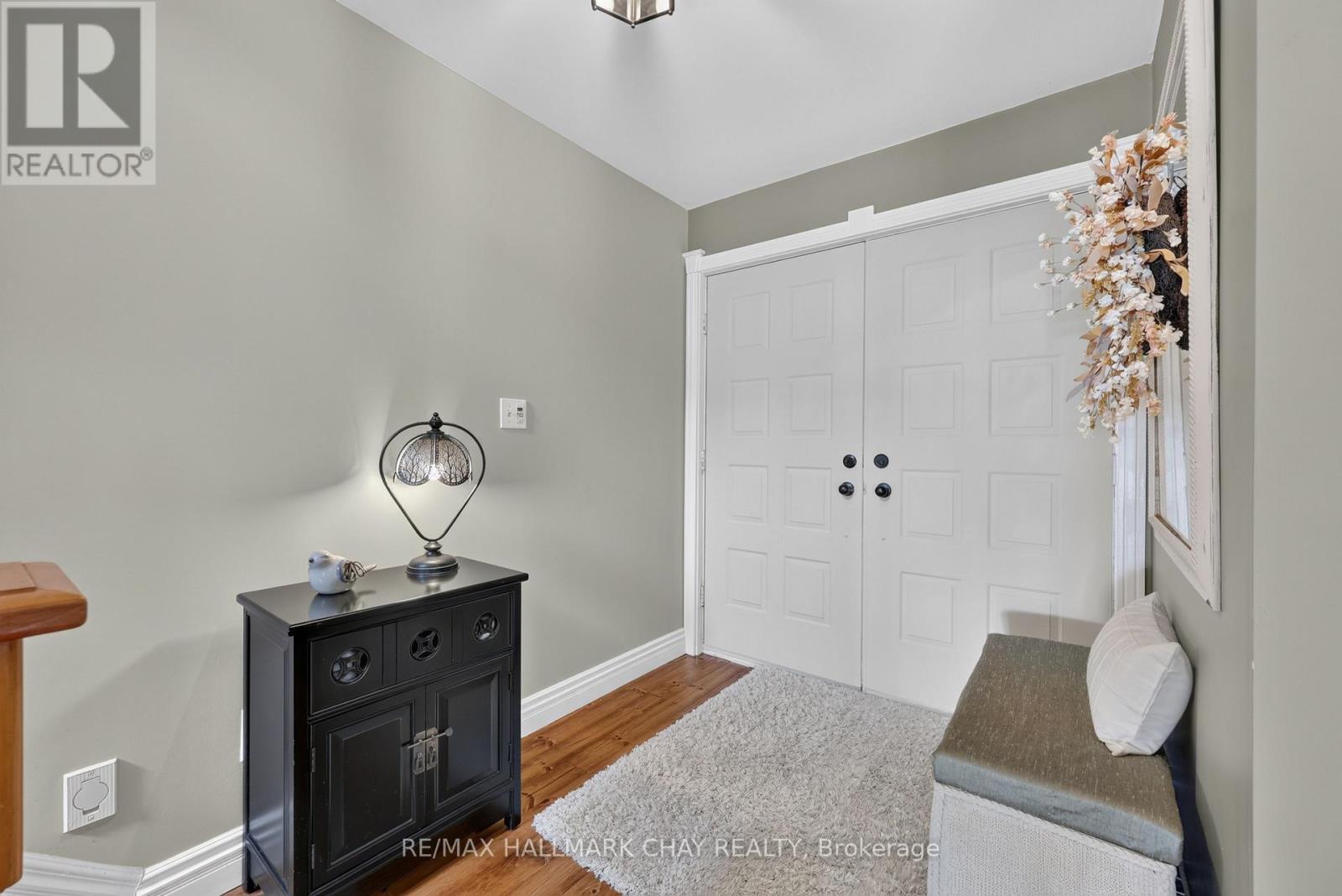 2289 LAKESHORE ROAD E - 16