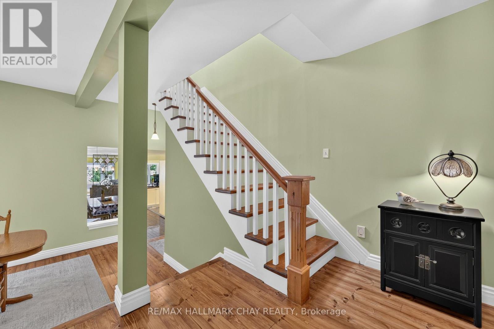 2289 LAKESHORE ROAD E - 36