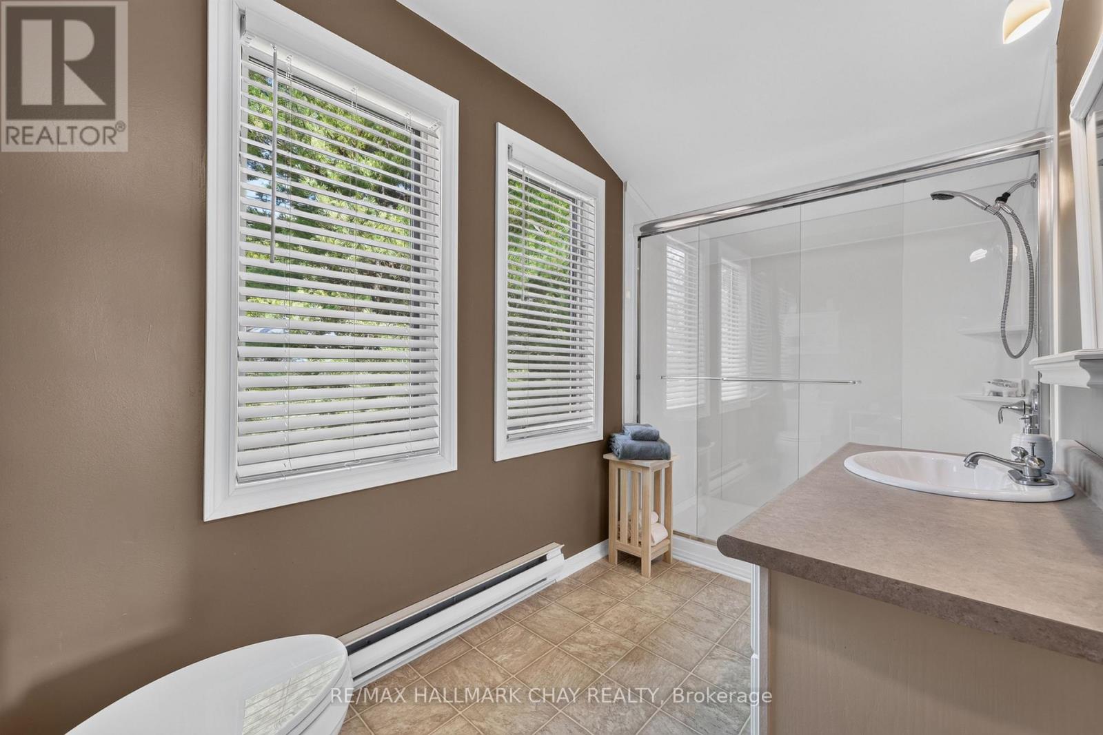 2289 LAKESHORE ROAD E - 40