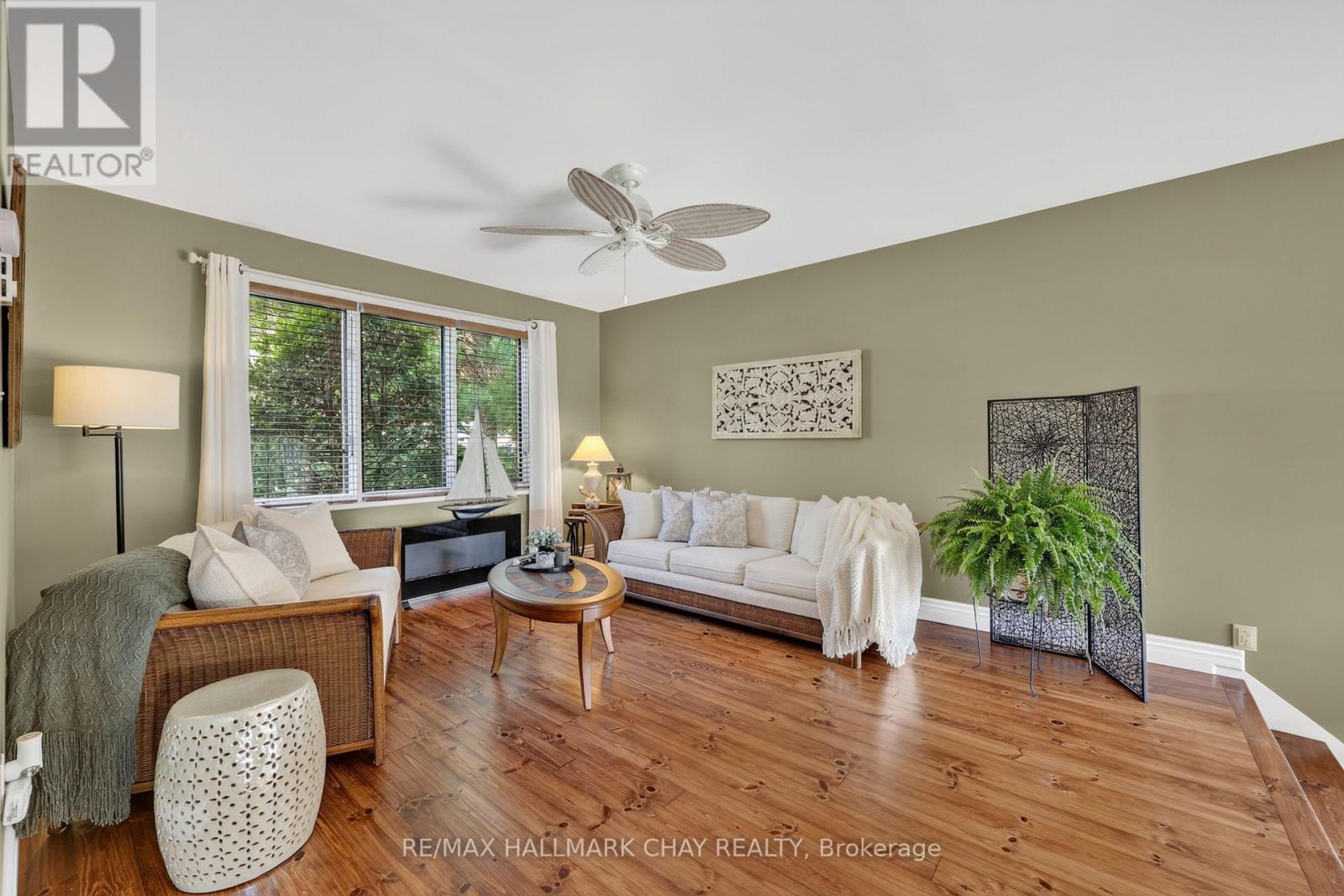 2289 LAKESHORE ROAD E - 32