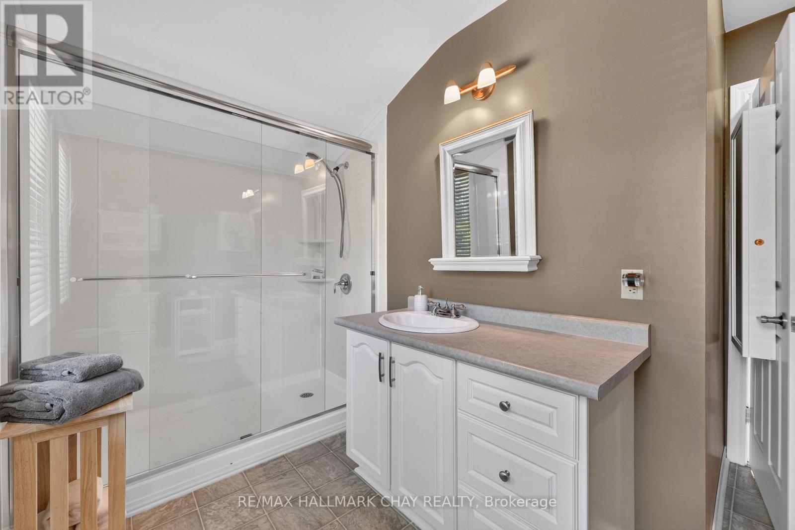 2289 LAKESHORE ROAD E - 41