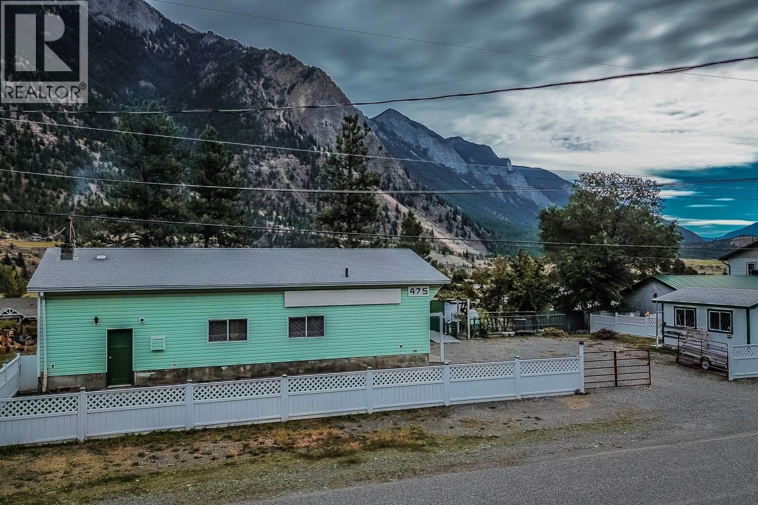 475 Davidson Crescent - 3
