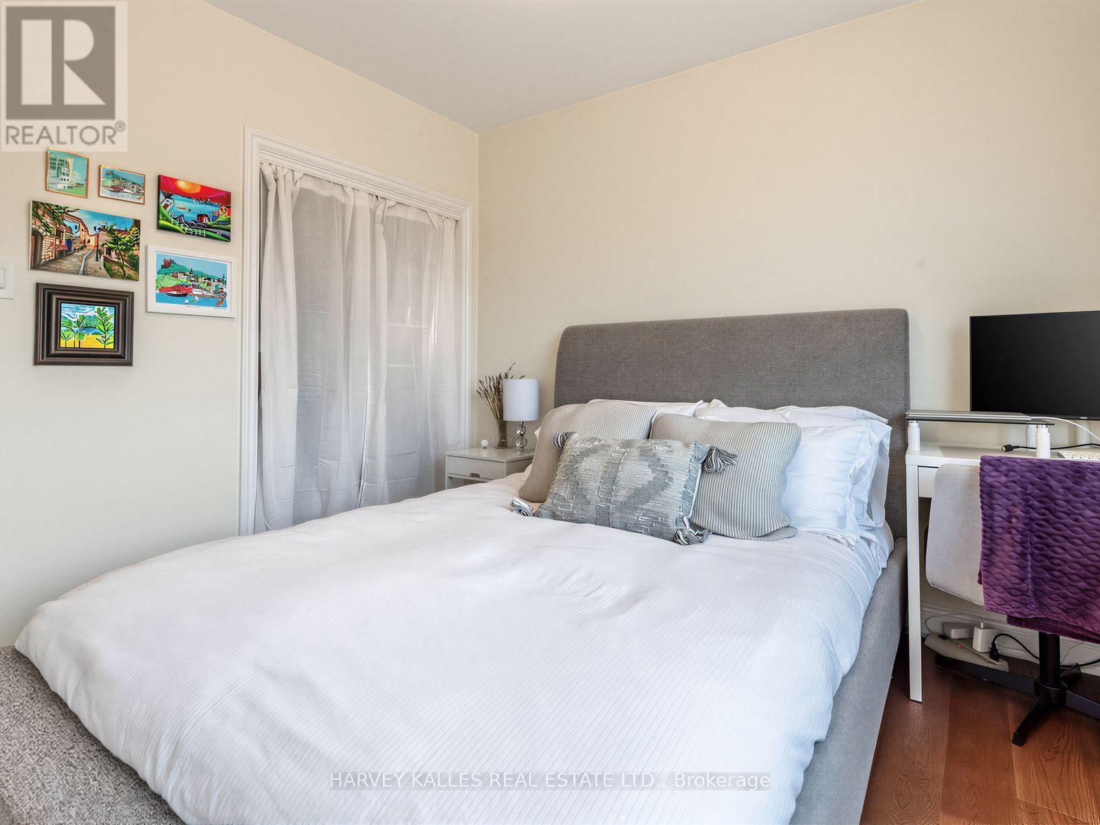 237 SEARLE AVENUE - 32