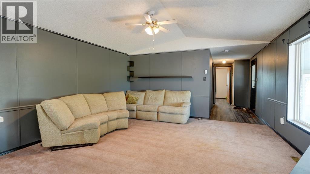 428 57 Avenue W - 15