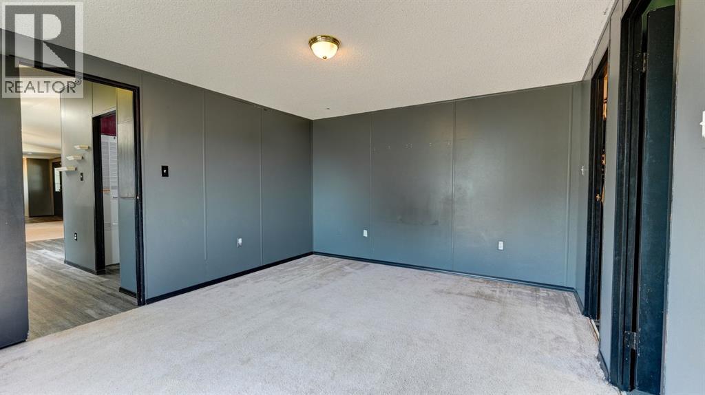 428 57 Avenue W - 21