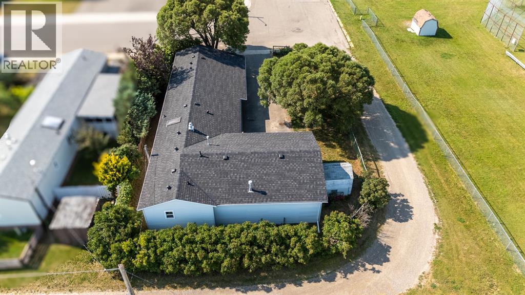 428 57 Avenue W - 27