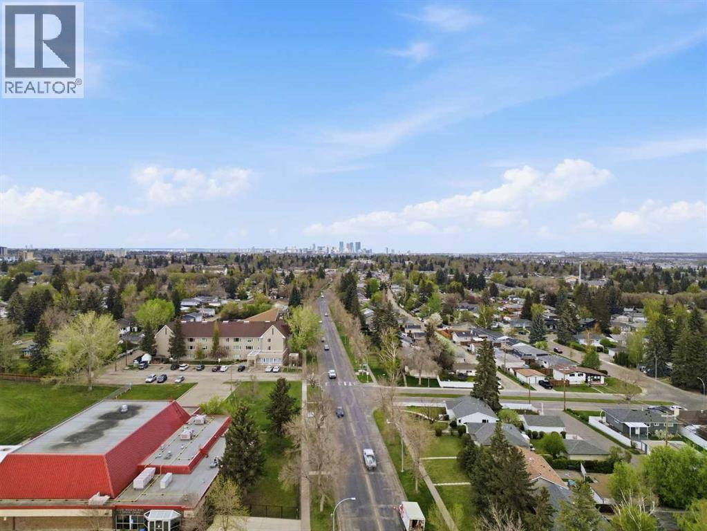 9032 Fairmount Drive SE - 35