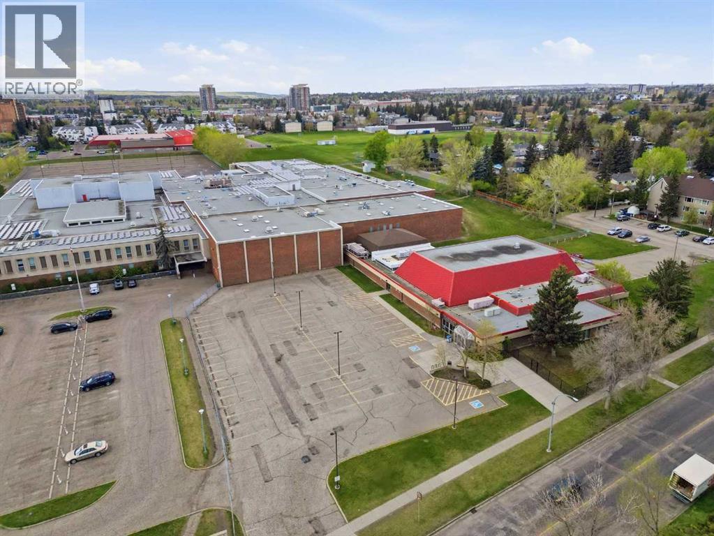9032 Fairmount Drive SE - 36