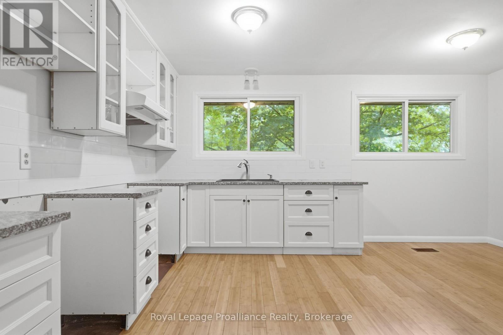 156 PINEHILL CRESCENT - 12