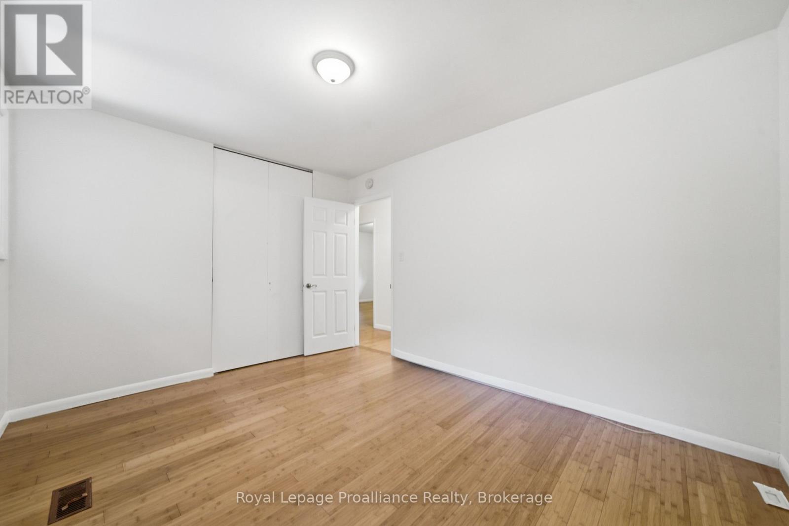 156 PINEHILL CRESCENT - 21