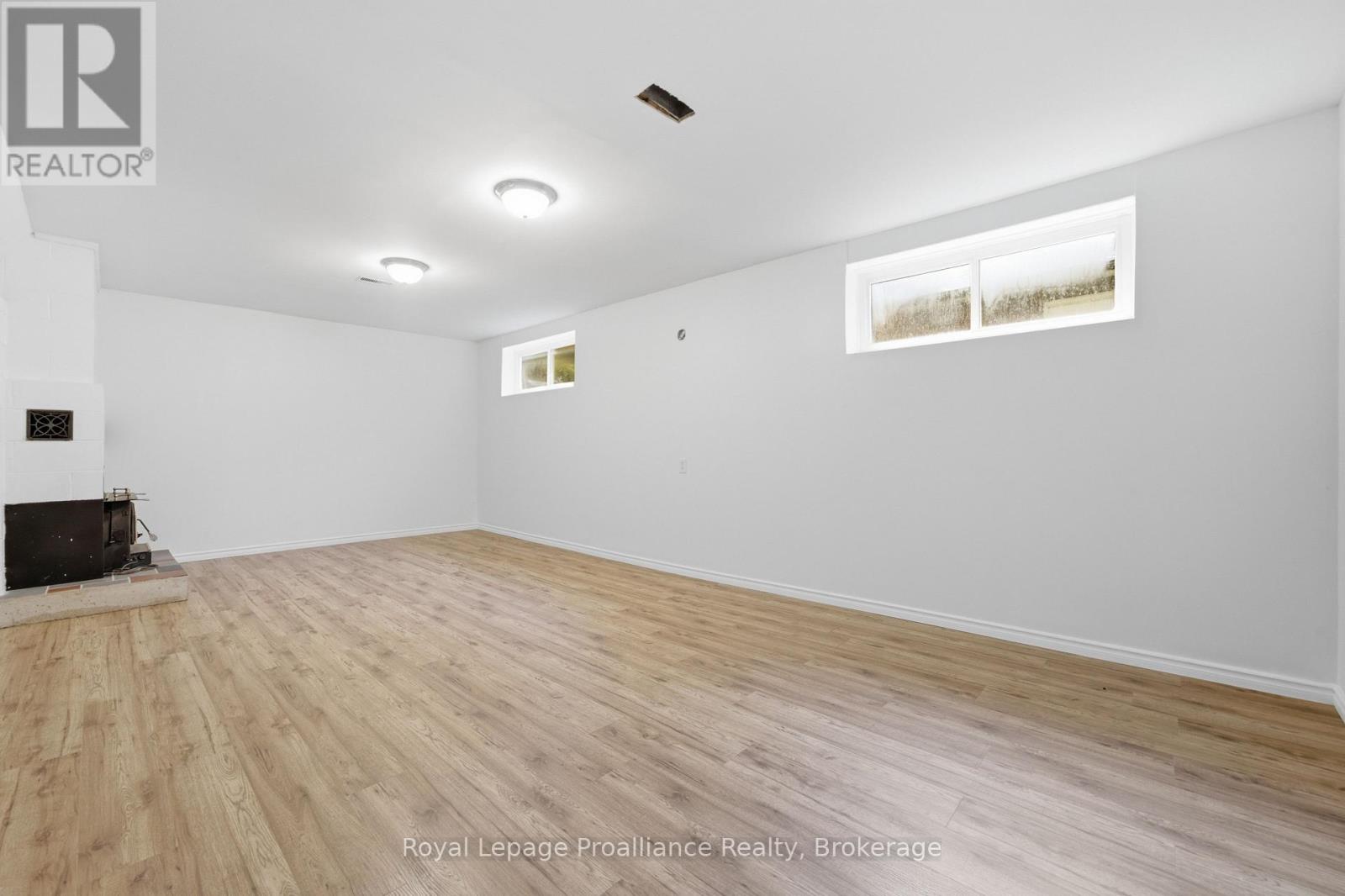 156 PINEHILL CRESCENT - 27