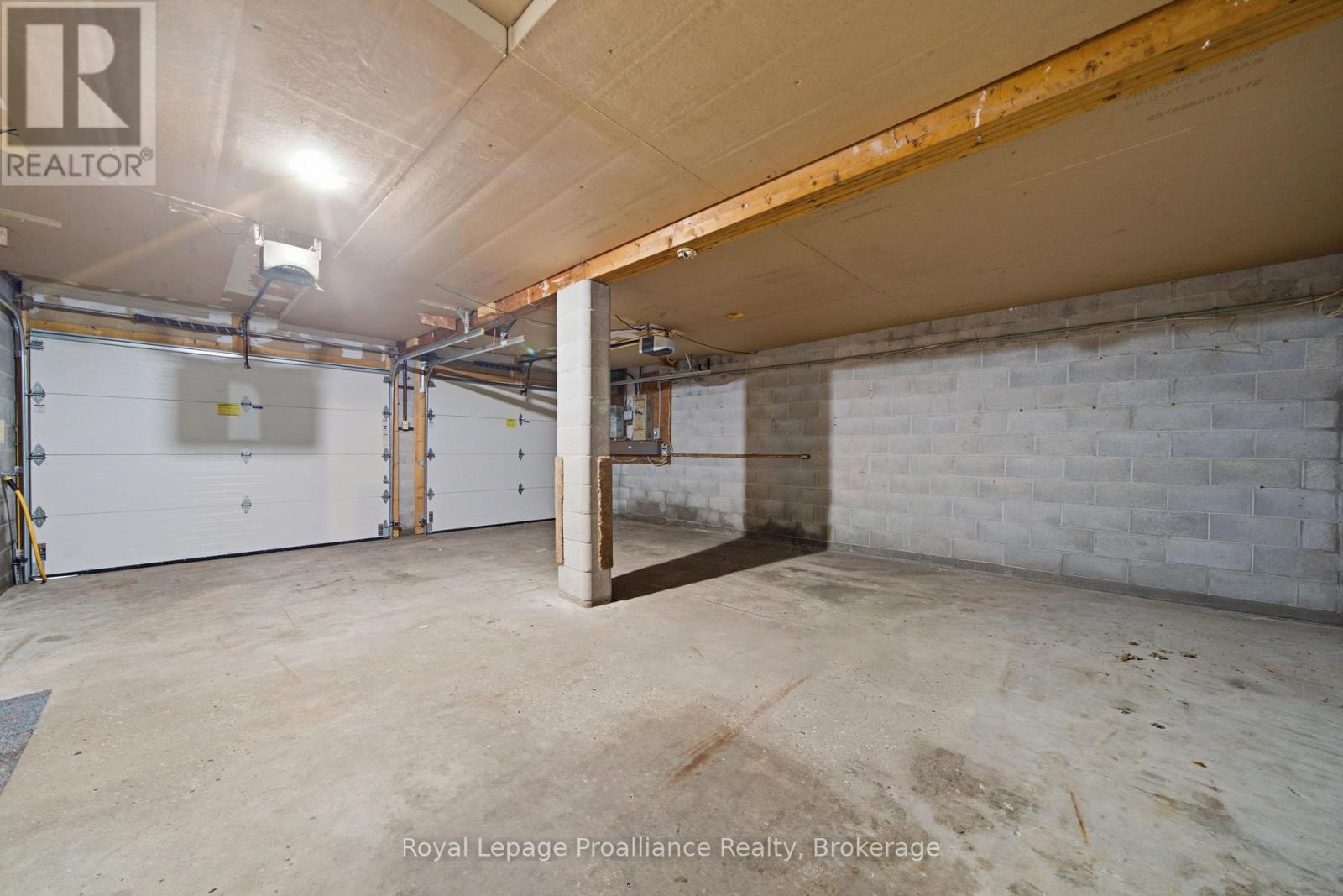 156 PINEHILL CRESCENT - 33