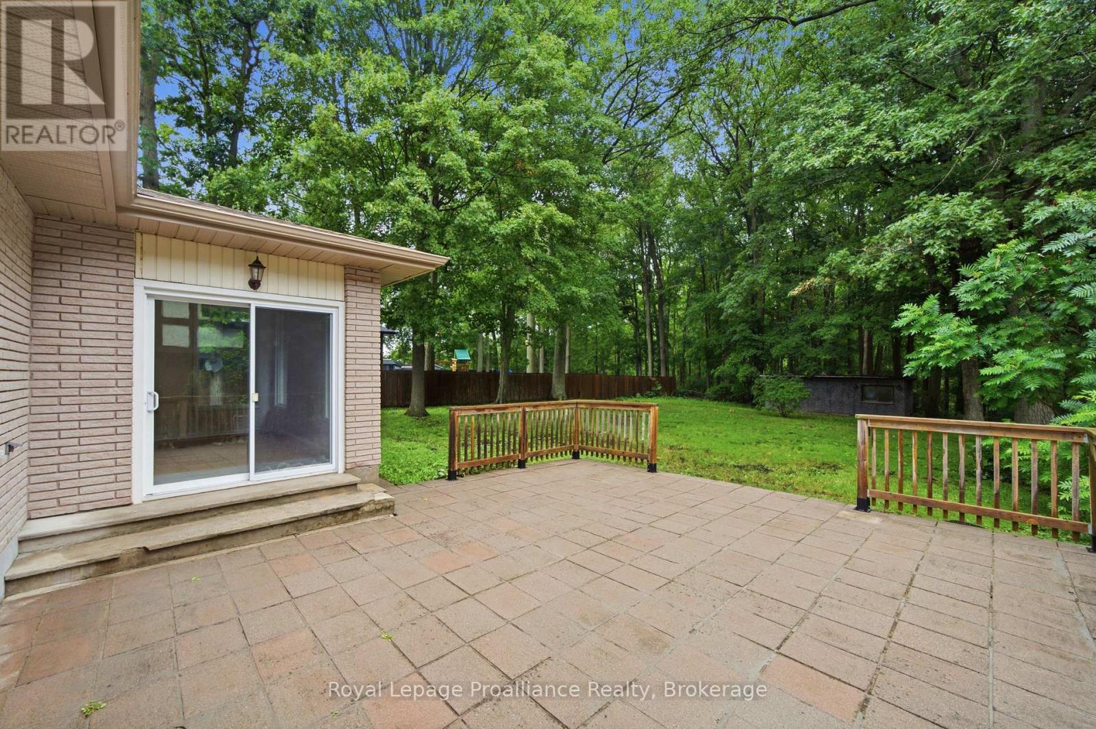 156 PINEHILL CRESCENT - 36