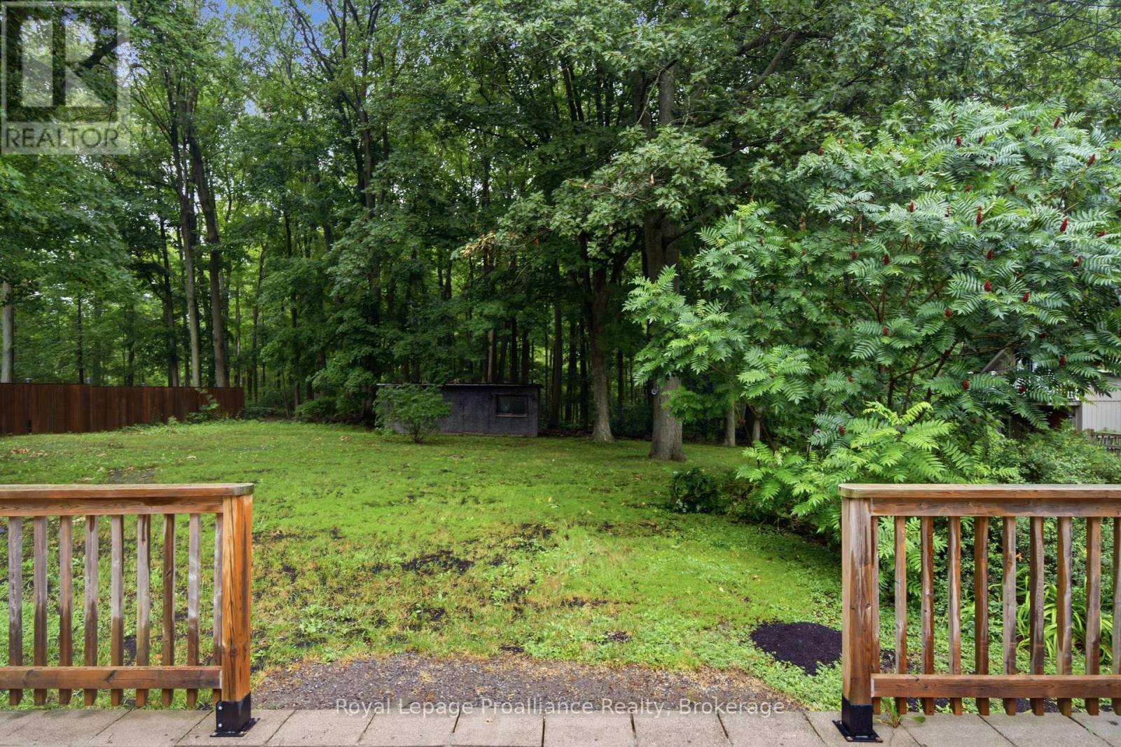 156 PINEHILL CRESCENT - 38
