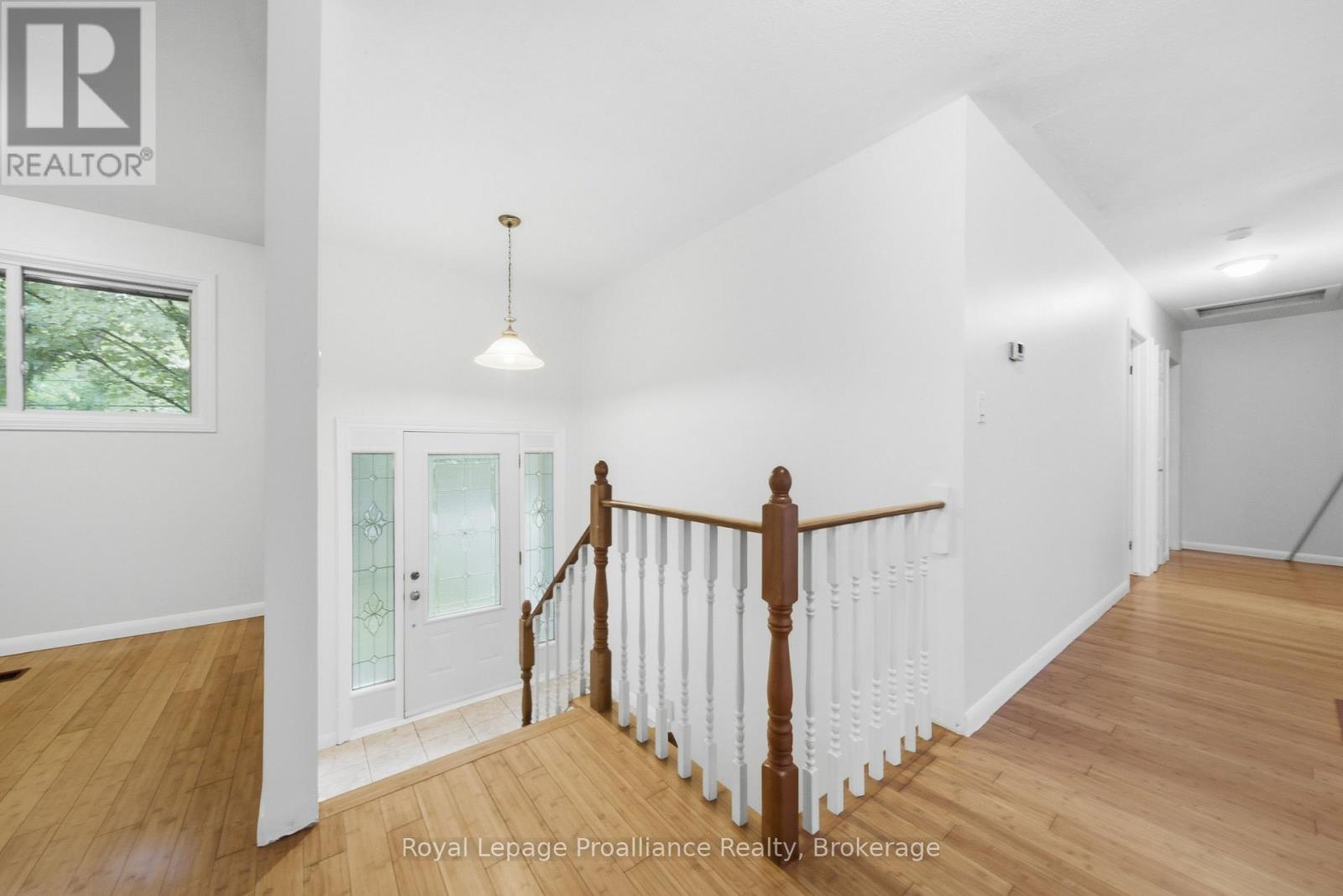156 PINEHILL CRESCENT - 7