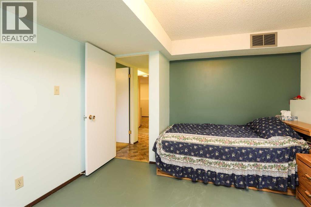 1031 Cameron Road S - 22