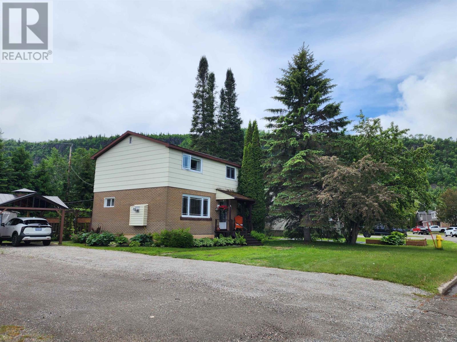 96 Stadler AVE - 4