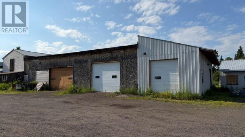5751 Hwy 61 - 27