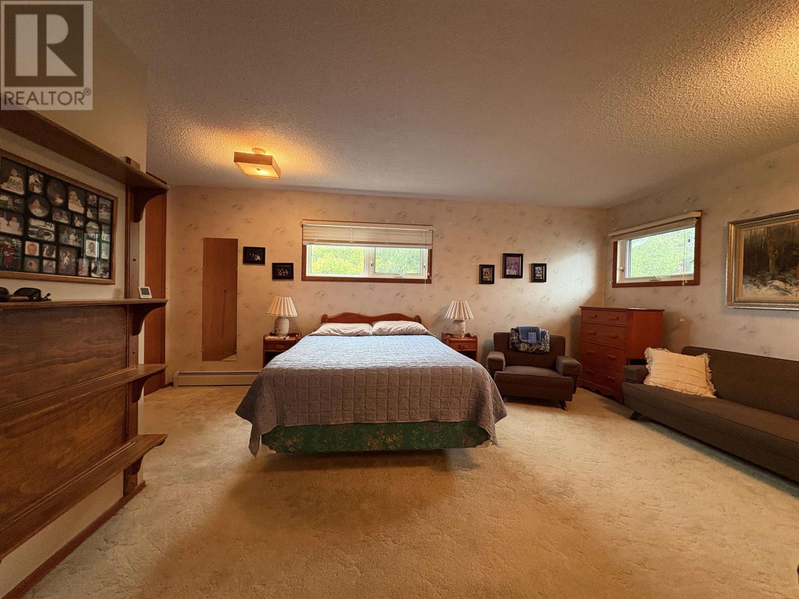 952 Russell BAY - 32