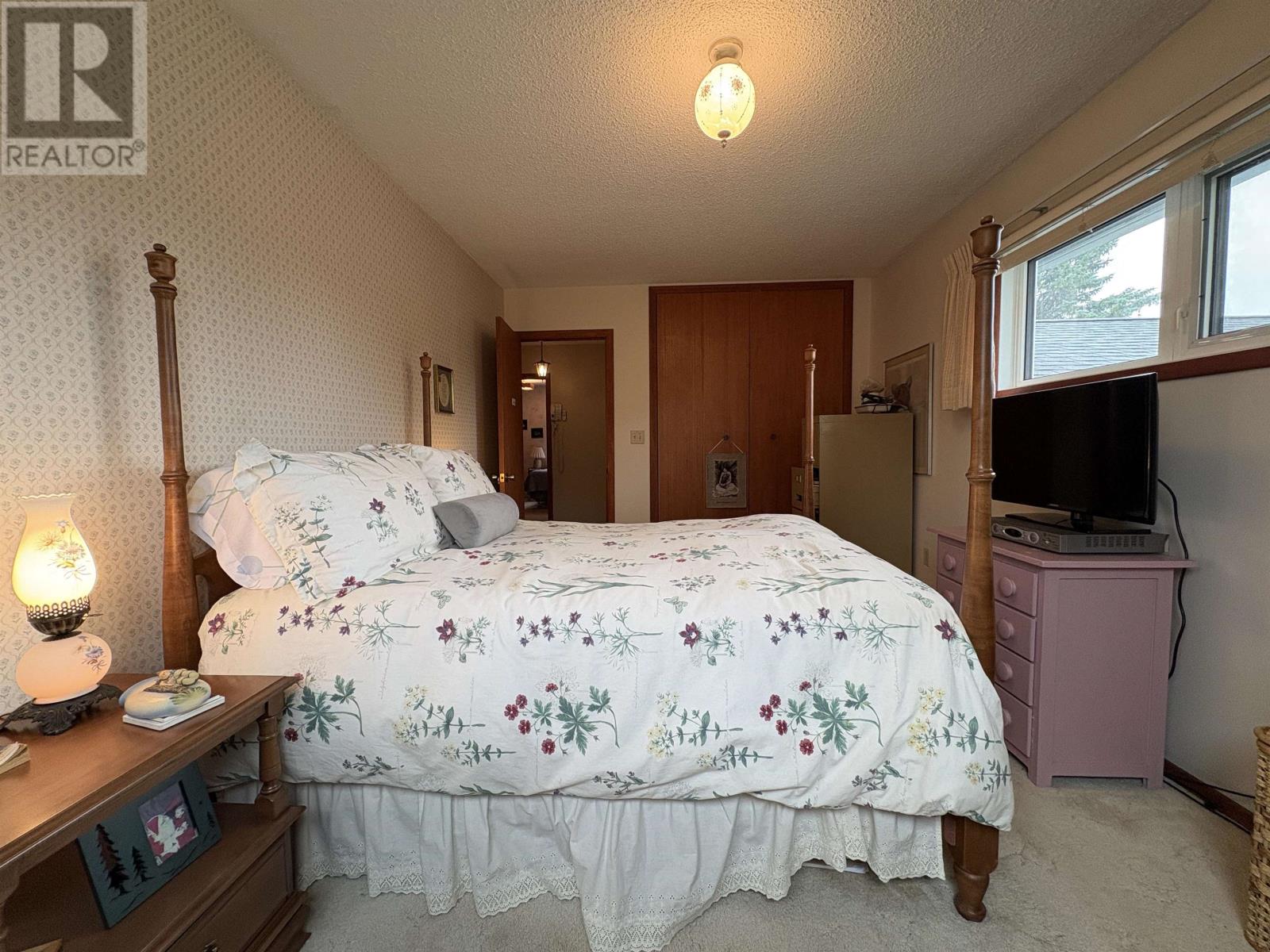 952 Russell BAY - 26