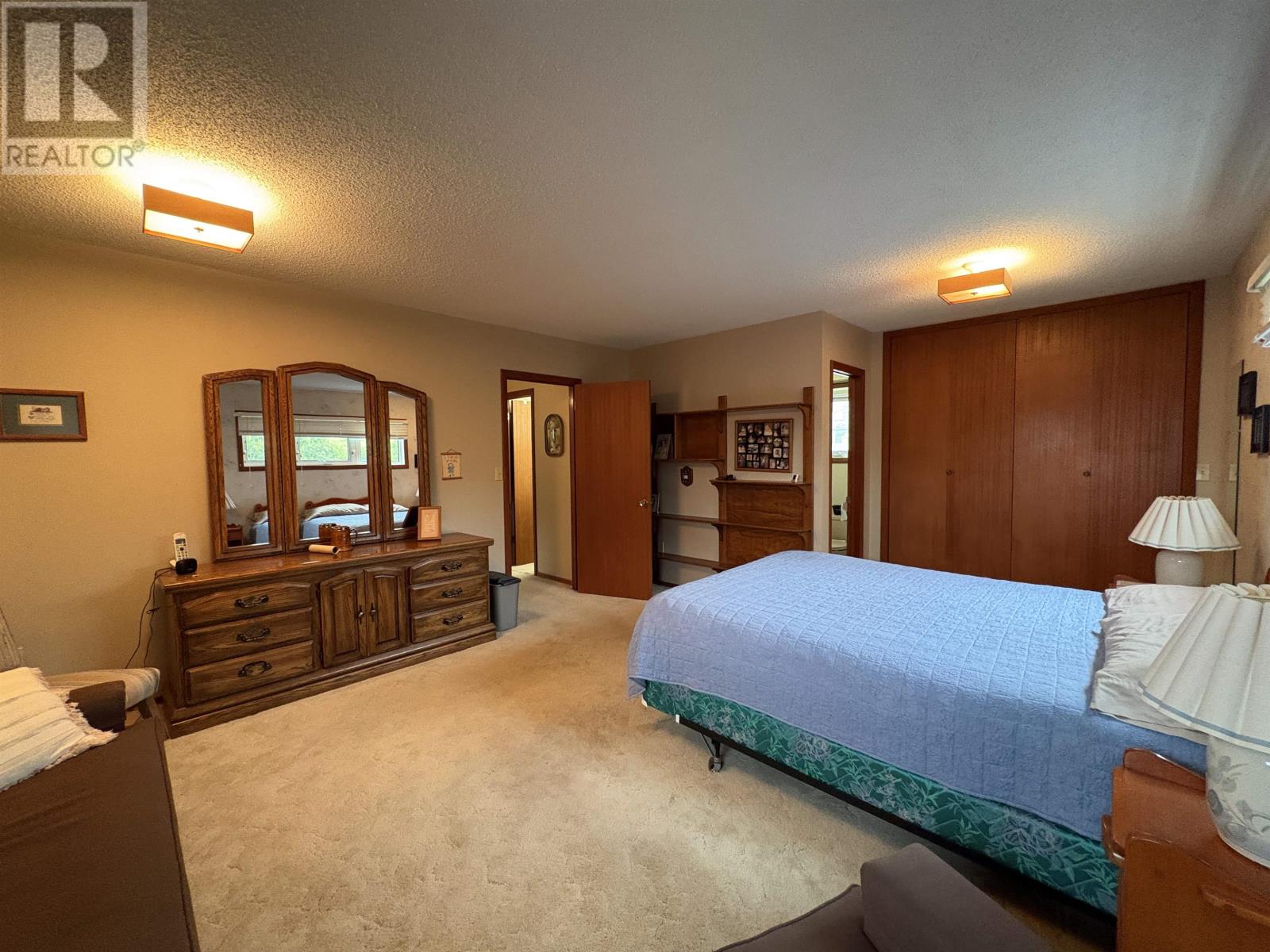 952 Russell BAY - 31