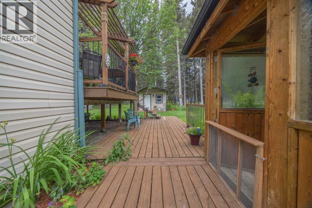 111-5241 Township Road 325A - 44