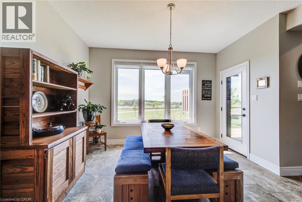 42 GELLERT Drive - 21