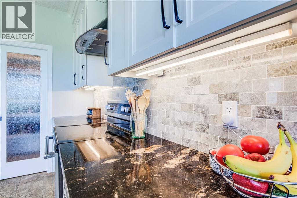 42 GELLERT Drive - 18